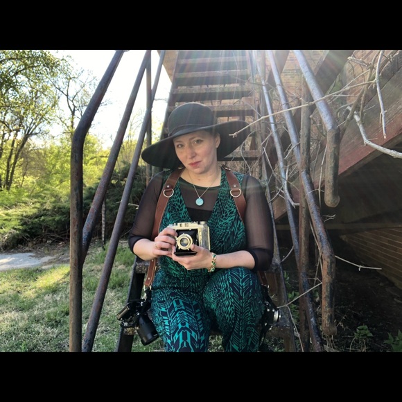 Meet your Posher, Amanda - Picture 7 of 8